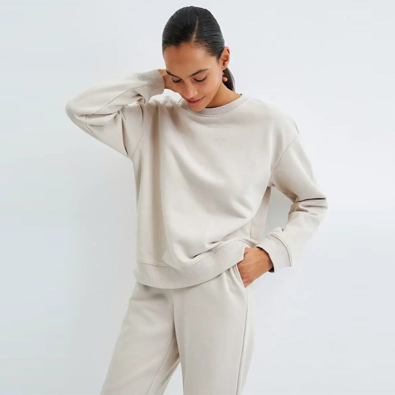 Women's Comfortable Oversized Sweatshirt with Casual Cut