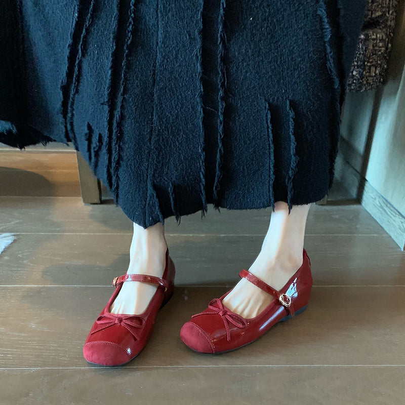 Women's Ballet Flats with Elegant Strap and High-Quality Patent Leather