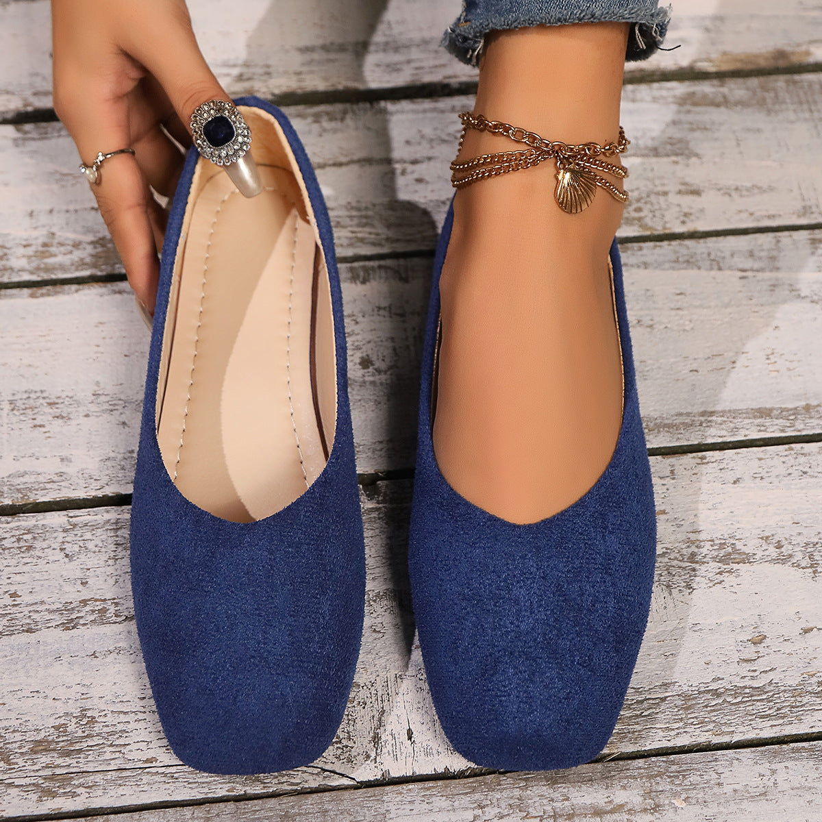 Women's Minimalist Ballet Flats with Anatomical Footbed