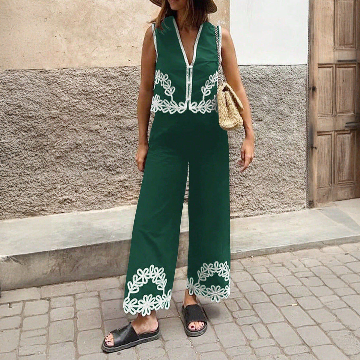Women's Casual Two-Piece Summer Ensemble with Floral Crochet Trim