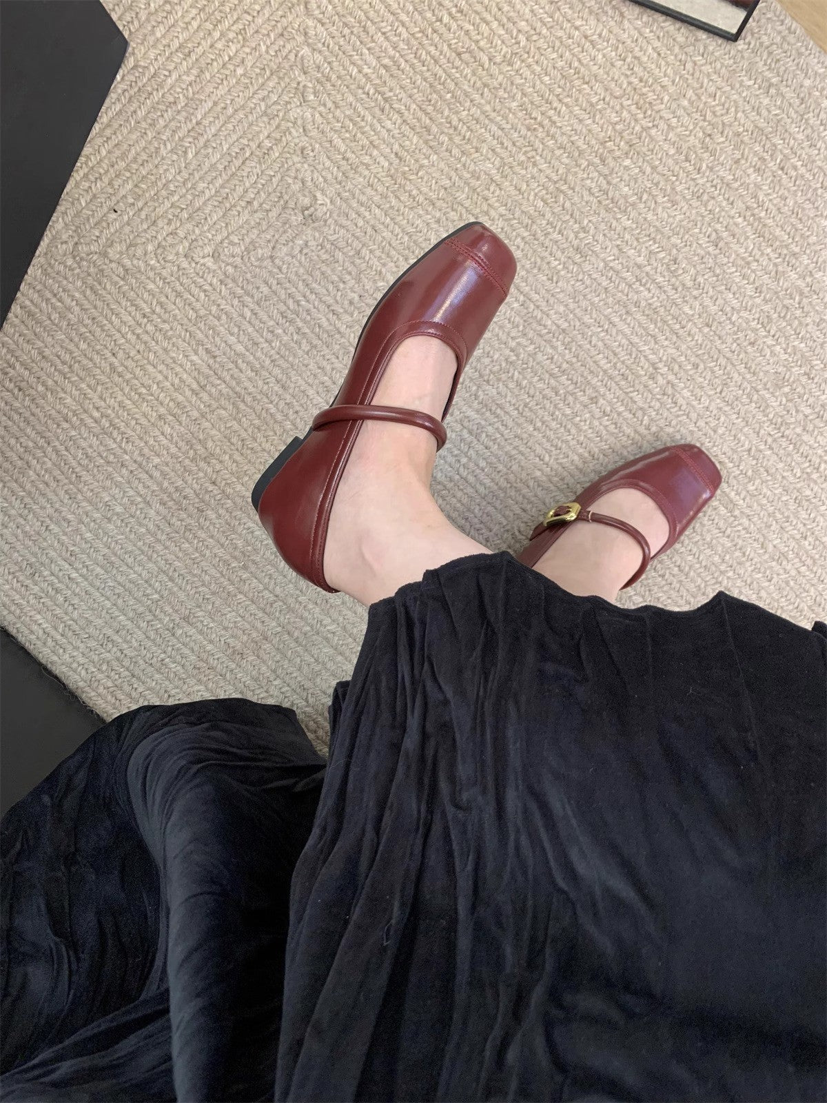 Women's Ballet Flats with Elegant Buckle and Metallic Surface