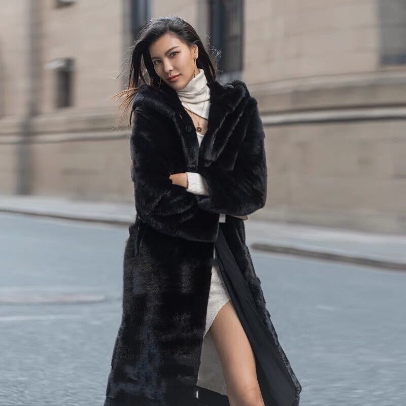 Women's Luxurious Long Faux Fur Coat