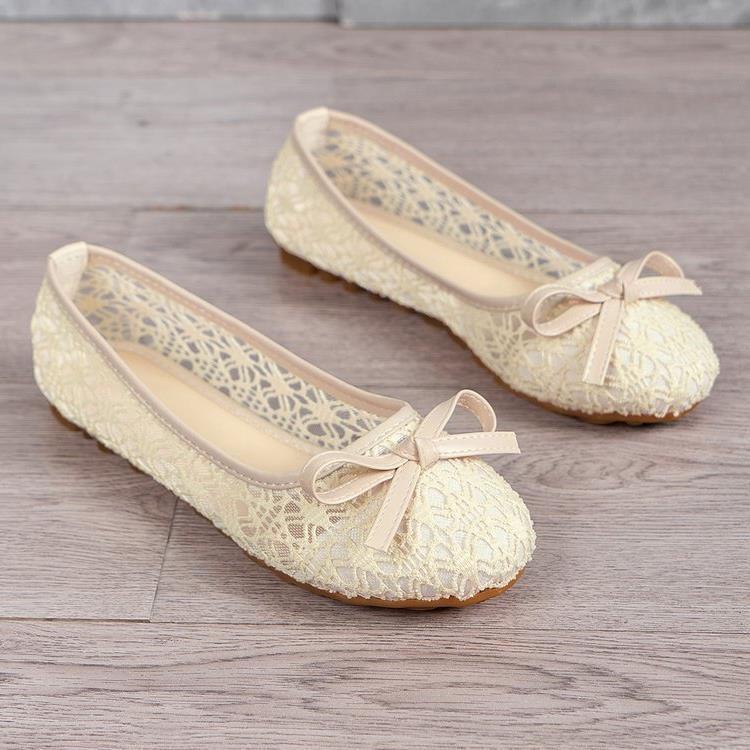 Women's Lace Ballet Flats with Bow Detail