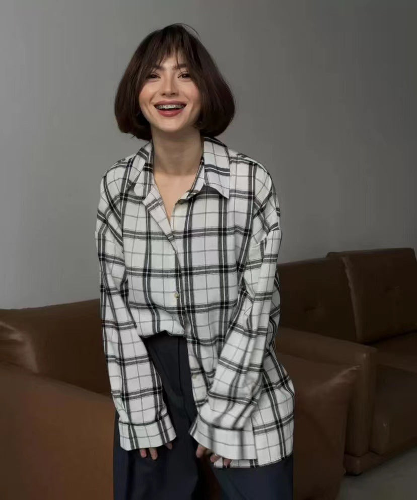 Women's Long-Sleeve Shirt in Casual Plaid