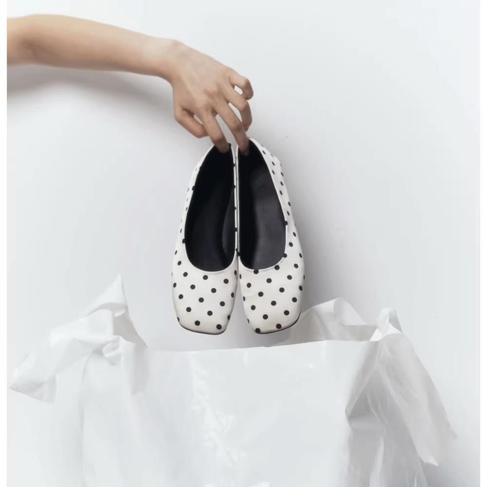 Women's Ballet Flats with Elegant Dot Pattern and Comfortable Lining