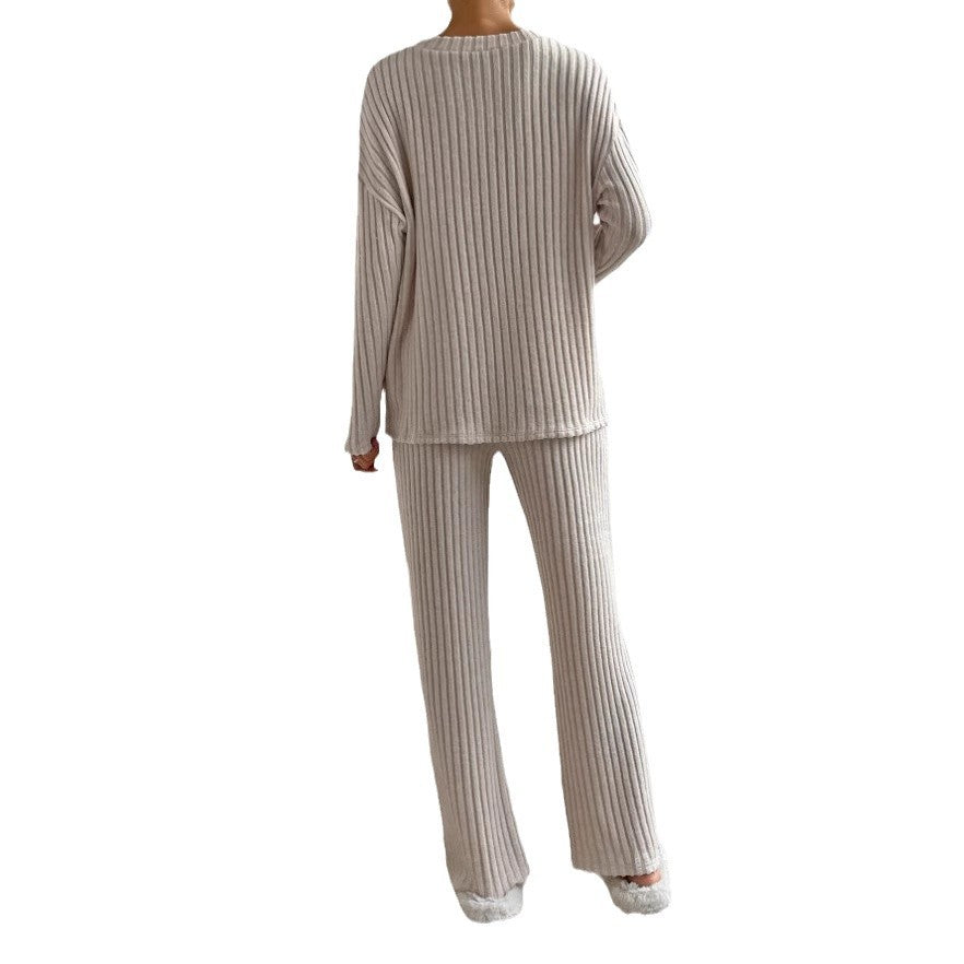 Women's Comfortable Knit Suit in Modern Ribbed Design
