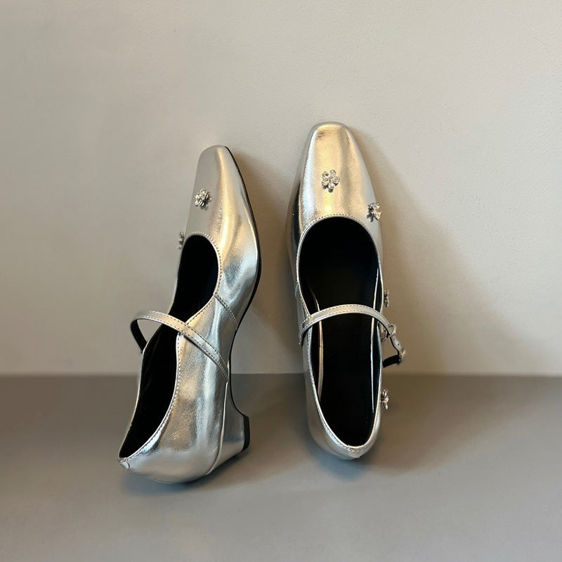 Women's Ballet Flats with Floral Embellishments and Patent Finish