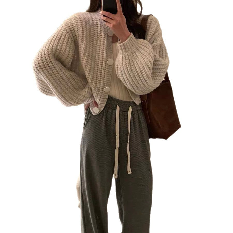 Women's Chunky Knit Cardigan with Voluminous Sleeves and Large Buttons
