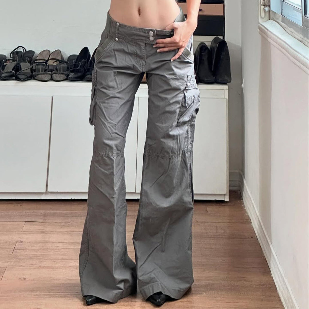 Women's Wide-Leg Cargo Pants with Side Pockets