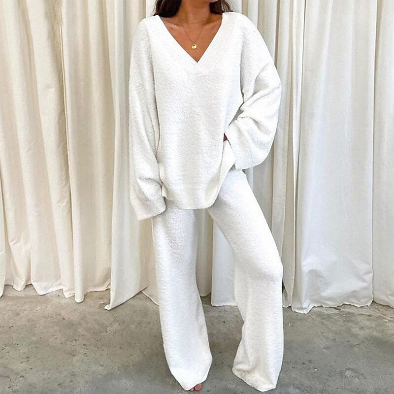 Women Comfortable Fleece Loungewear Set with V-Neck