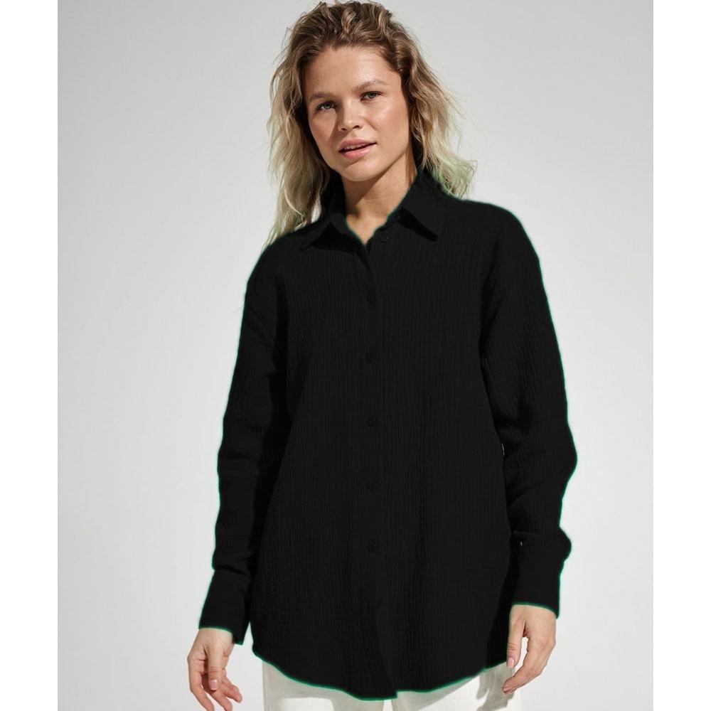 Casual Women's Long-Sleeve Blouse in Light Plaid Design