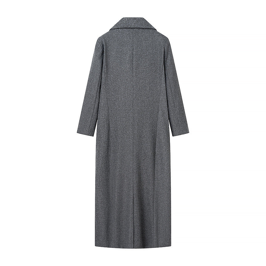 Elegant Winter Coat with High Collar and Practical Pockets