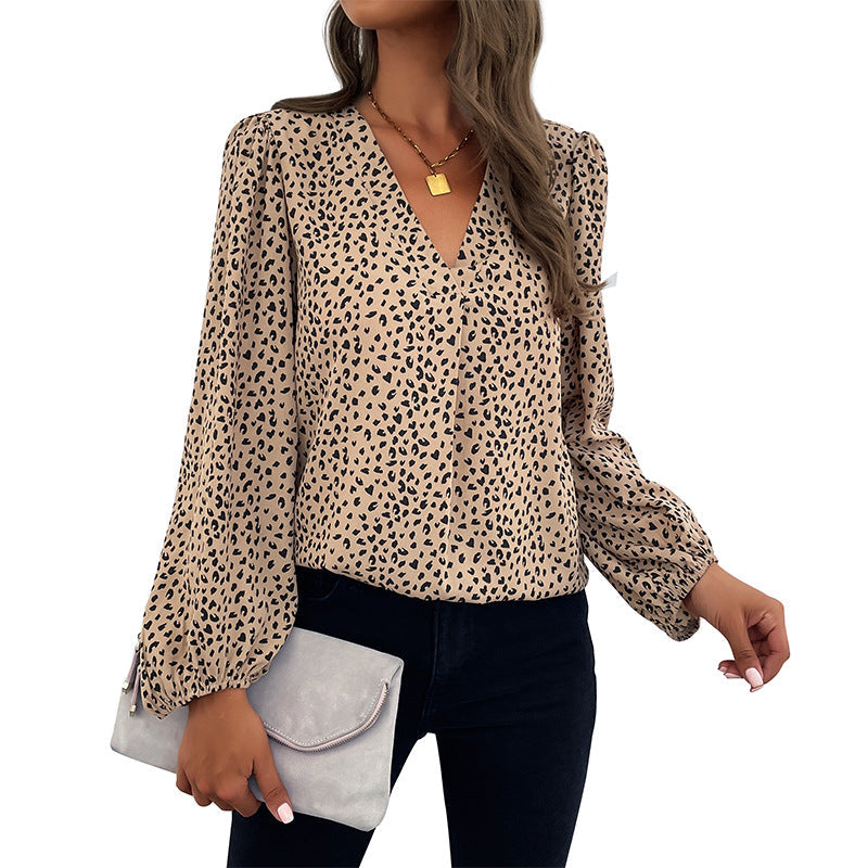 Elegant Women's Blouse with Leopard Print and Voluminous Sleeves