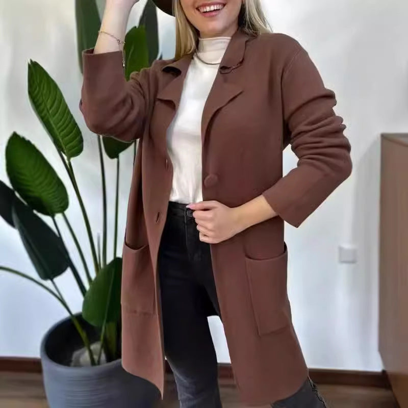 Elegant and Comfortable Transitional Jacket with Practical Pockets