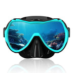 Diving mask with wide field of vision