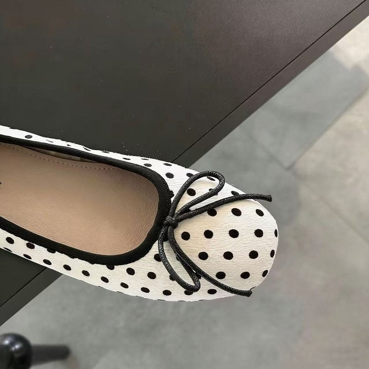 Women's Ballet Flats with Decorative Bow and Polka Dot Pattern