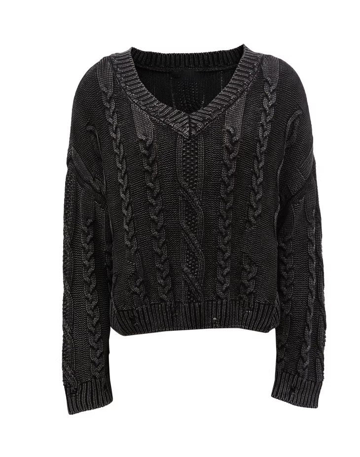 Women's Chunky Knit Sweater with V-Neck and Voluminous Sleeves