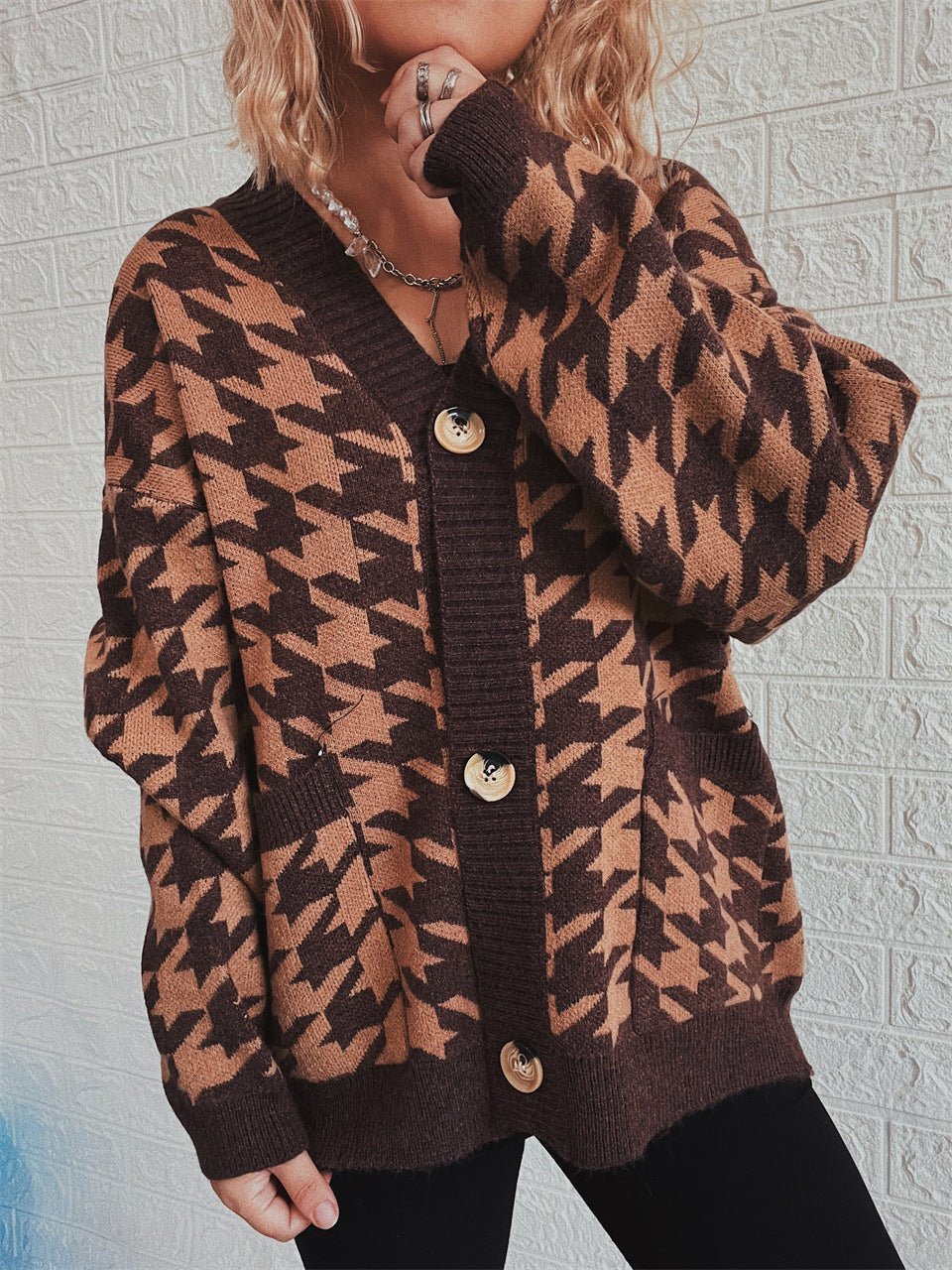 Women's Cozy Knit Cardigan with Modern Houndstooth Pattern and Button Details