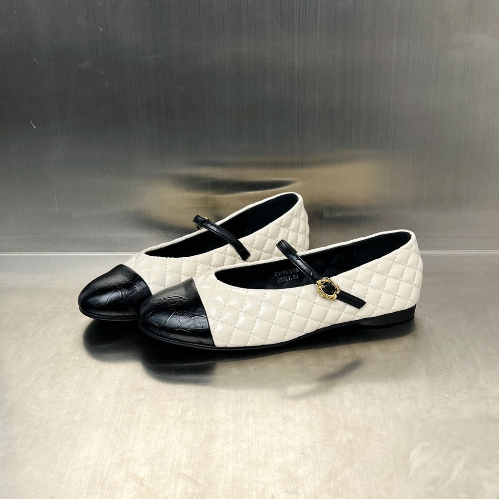 Women's Ballet Flats with Elegant Quilting and Decorative Strap
