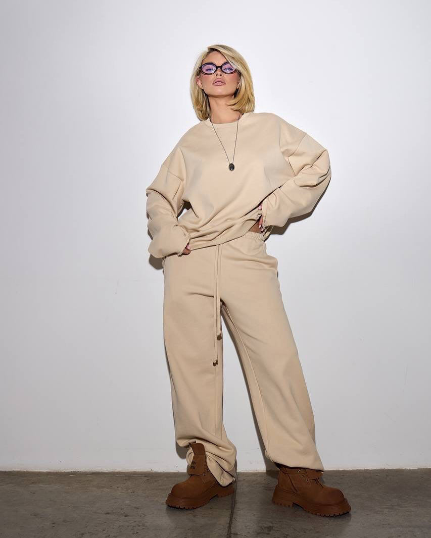 Casual Oversized Sweatshirt and Wide Jogger Set