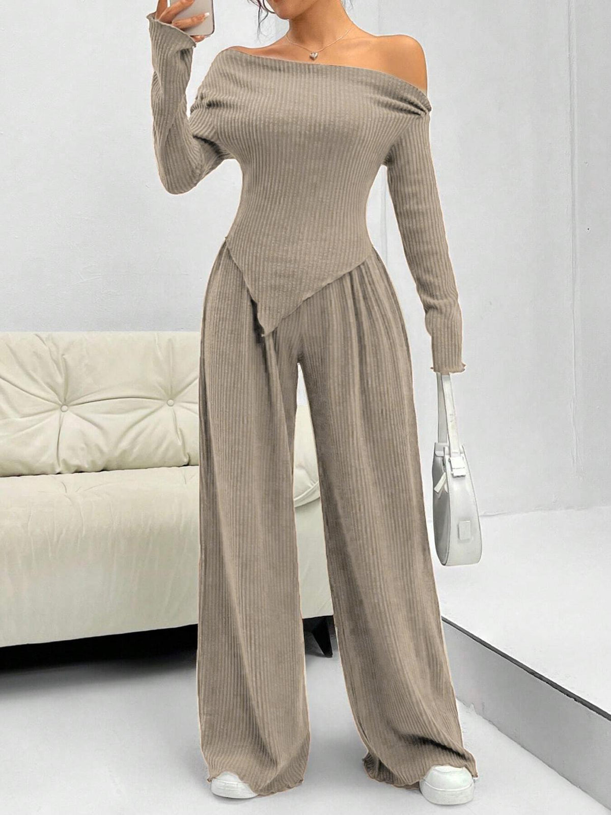 High-Quality Knit Suit with Off-Shoulder Fit