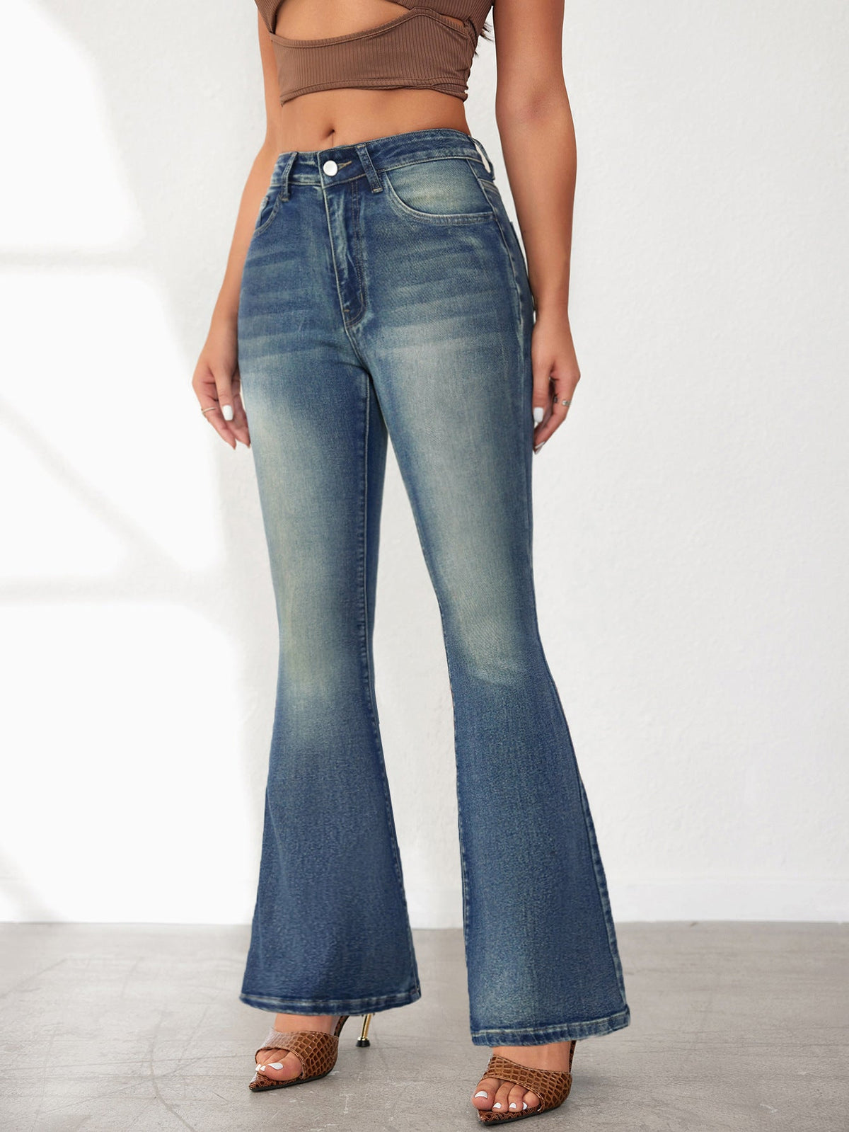 Women's Vintage-Style Flared Jeans with High Waist and Washes