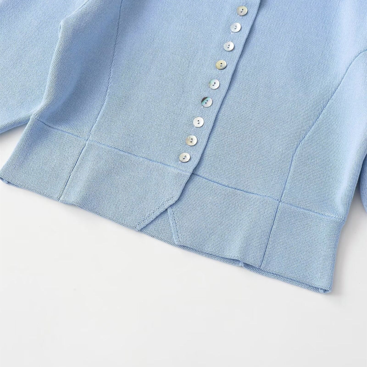 Elegant Cardigan with Fine Ribbed Pattern and Decorative Buttons