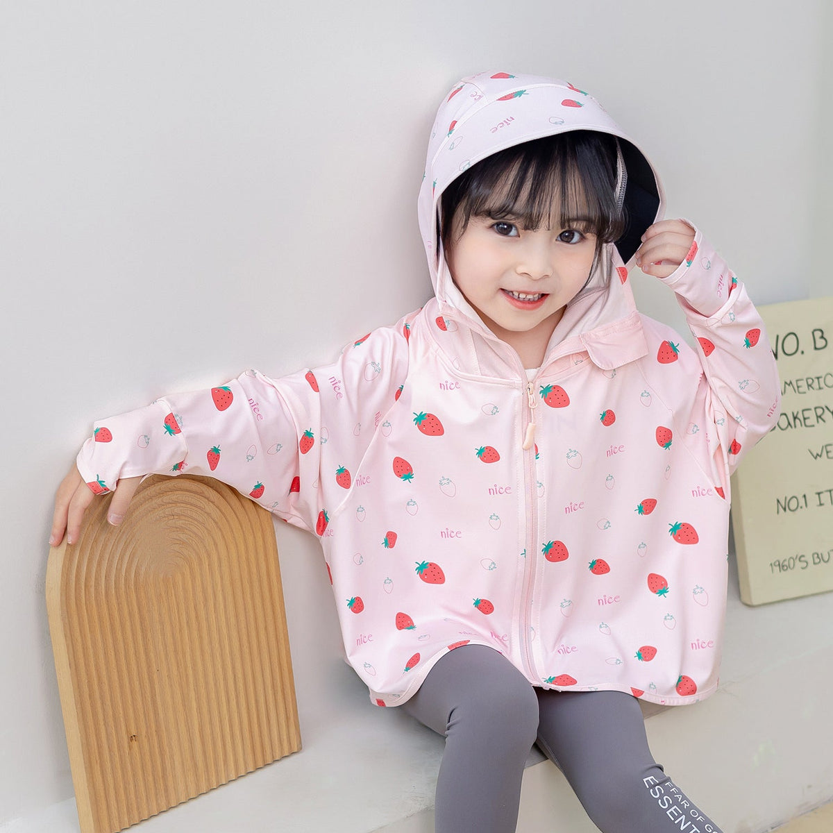 Women's Breathable Sports Jacket with Light UV Protection