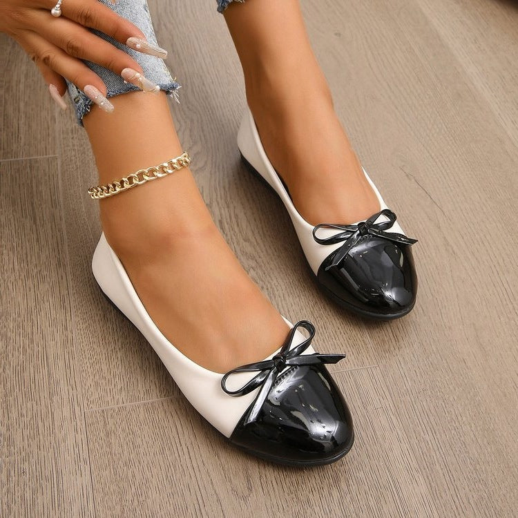 Women's Ballet Flats with Color Block Design and Delicate Bow Detail