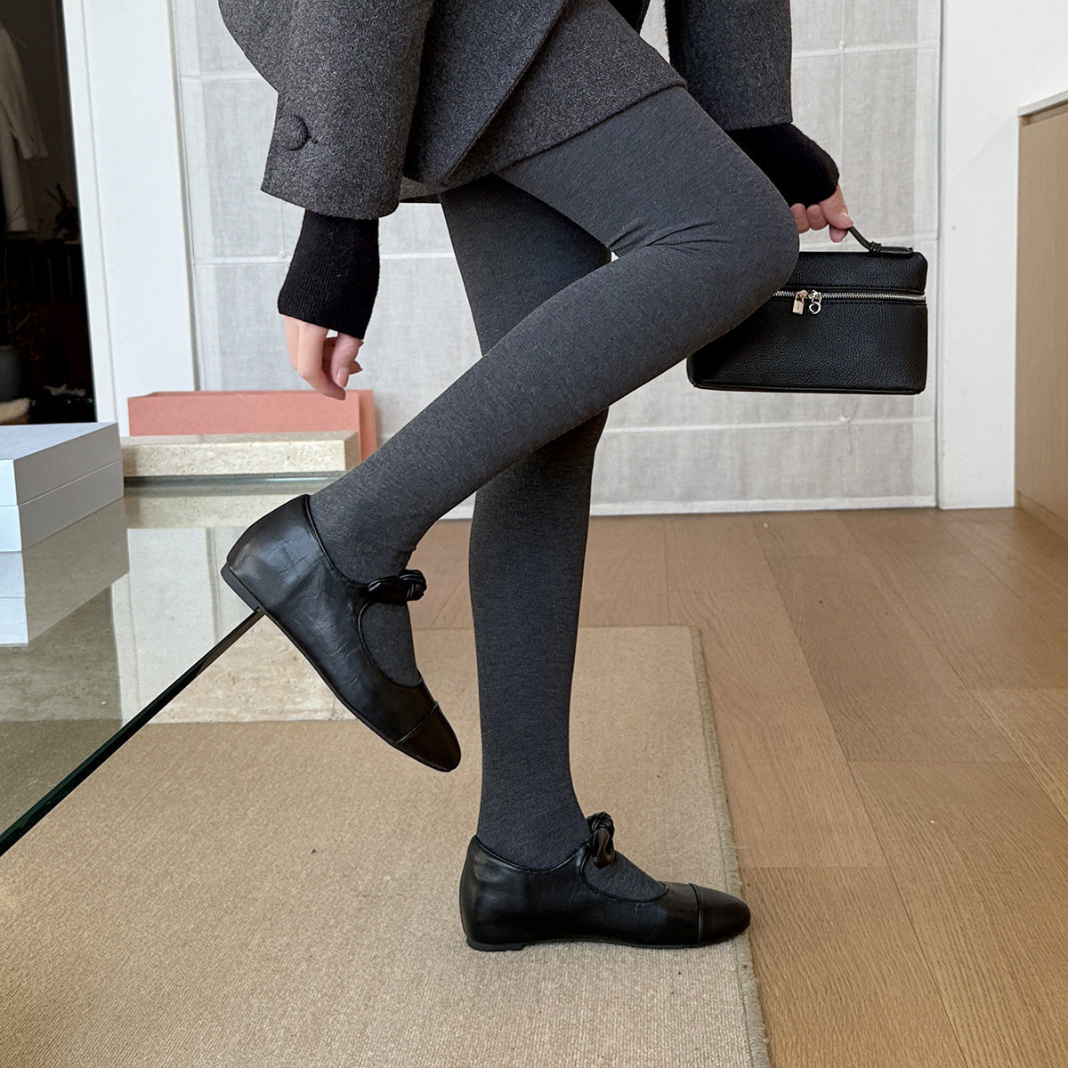 Women's Ballet Flats with Elegant Knot Detail and Premium Leather Surface