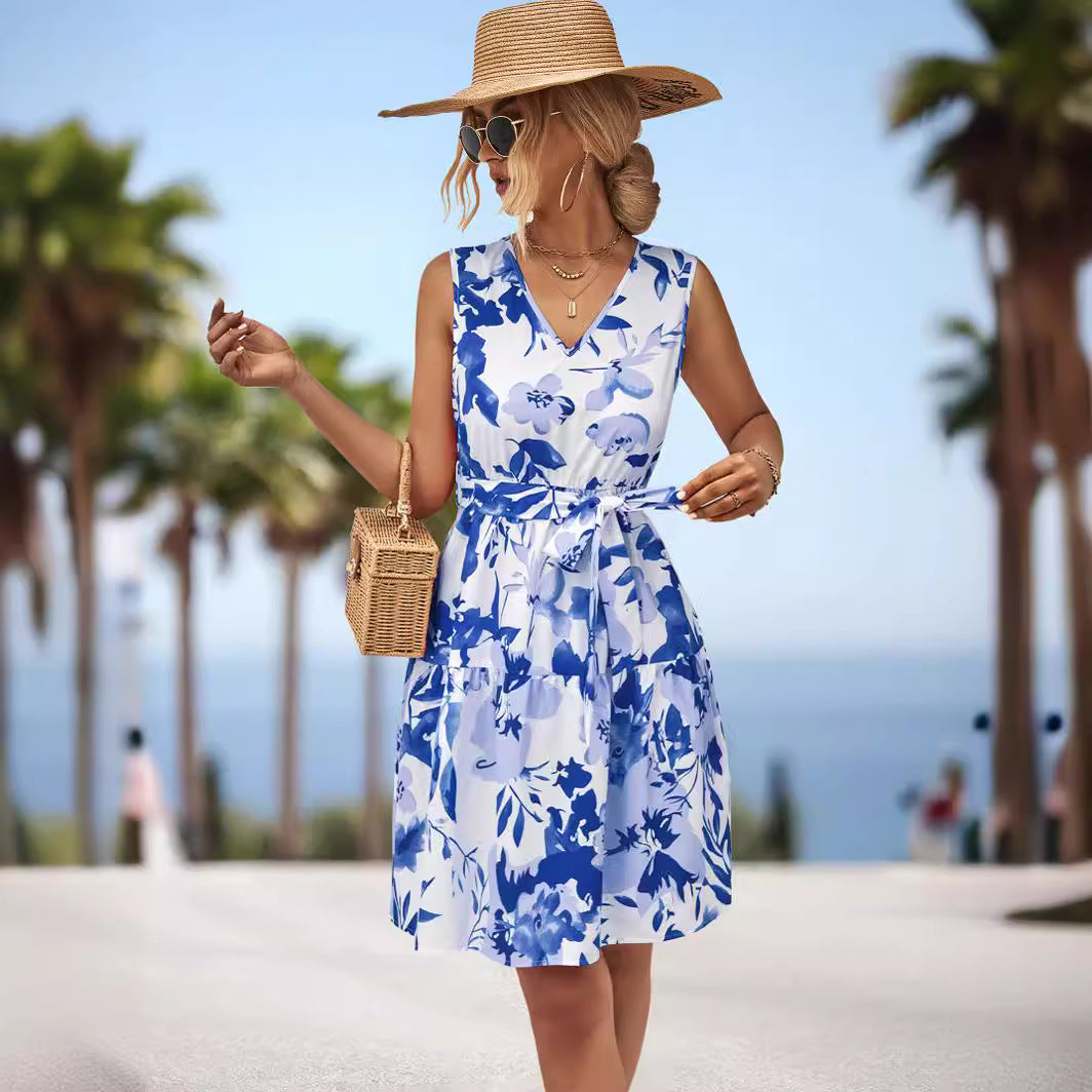 Women's Floral Dress with Tailored Cut and Swinging Skirt