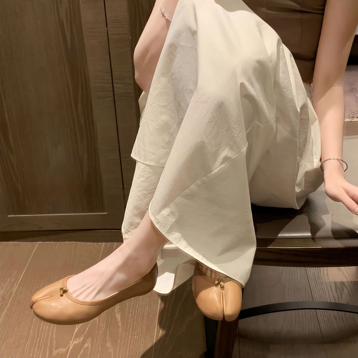 Women's Ballet Flats with Decorative Bow Detail