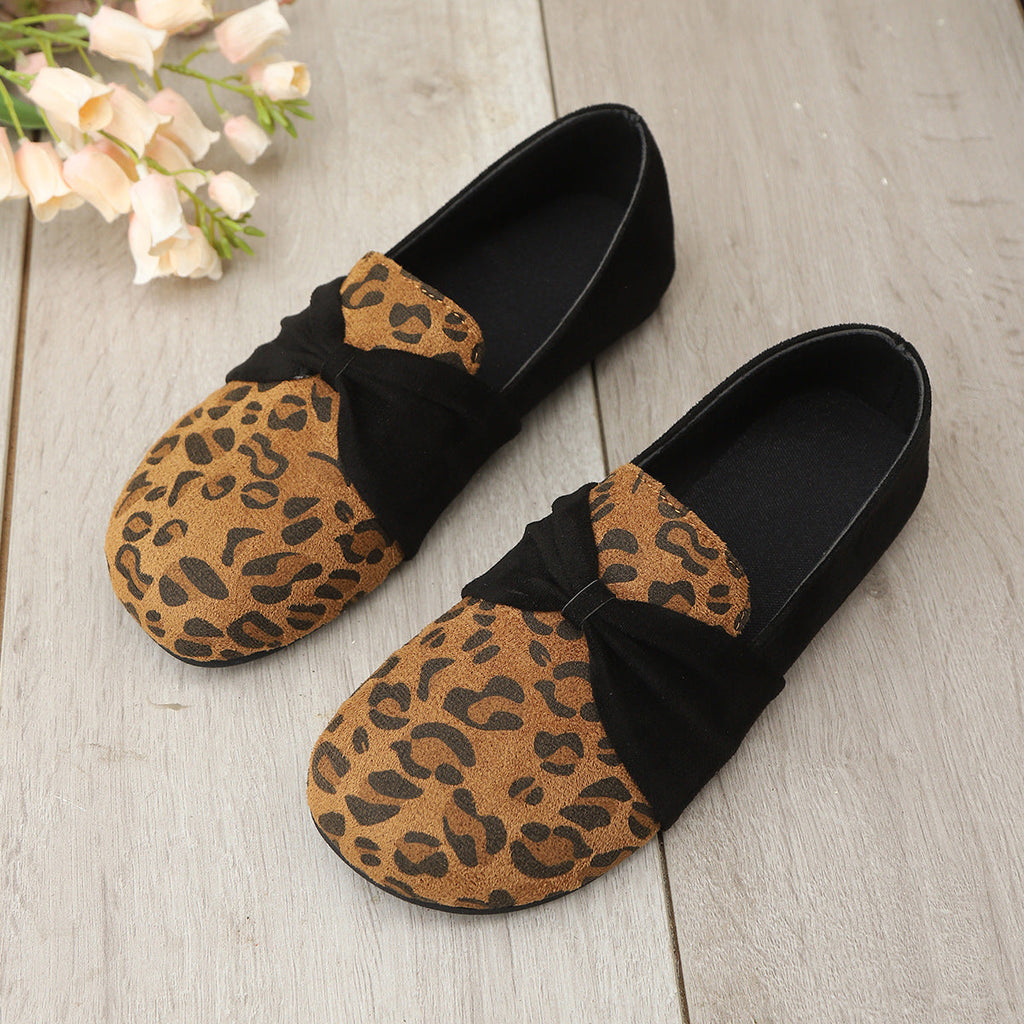 Women's Ballet Flats with Elegant Strap and Shimmering Detail