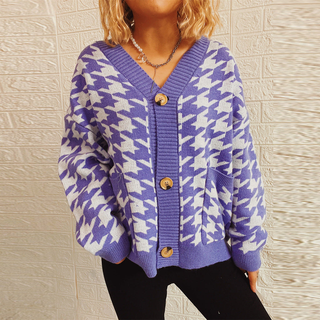 Women's Cozy Knit Cardigan with Modern Houndstooth Pattern and Button Details
