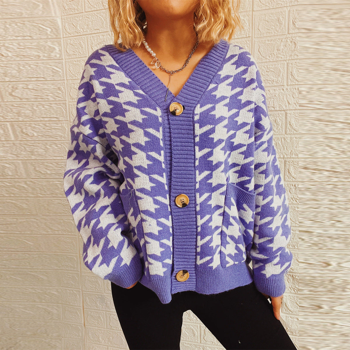 Women's Cozy Knit Cardigan with Modern Houndstooth Pattern and Button Details