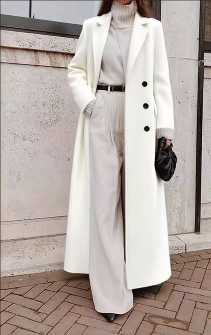 Elegant Women's Double-Breasted Coat with Deep Pockets