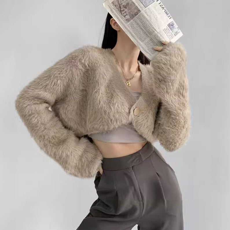 Women's Cropped Cardigan with Voluminous Sleeves and Button Detail