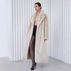Elegant Lined Winter Coat with Wide Lapels