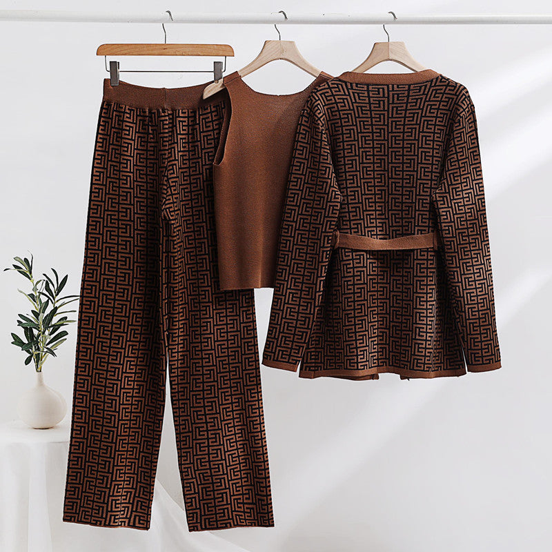 Women's Fashionable and Luxurious Loungewear Set with Elegant Pattern and Pockets