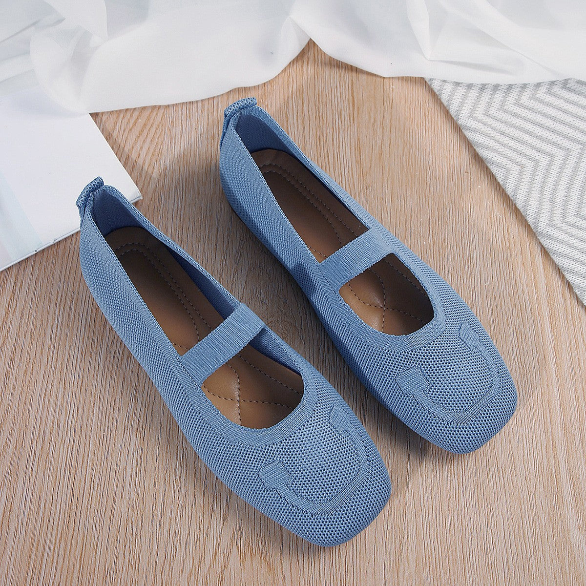 Women's Ballet Flats with Elastic Strap and Comfortable Footbed