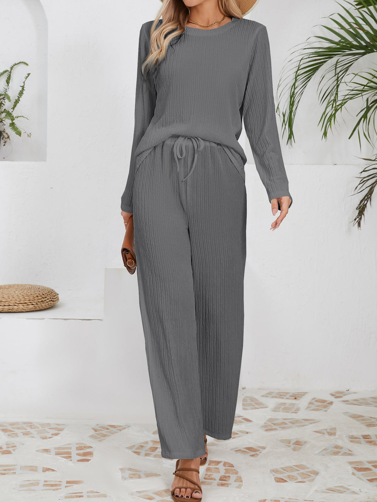 Women's Elegant and Comfortable Moisture-Wicking Set
