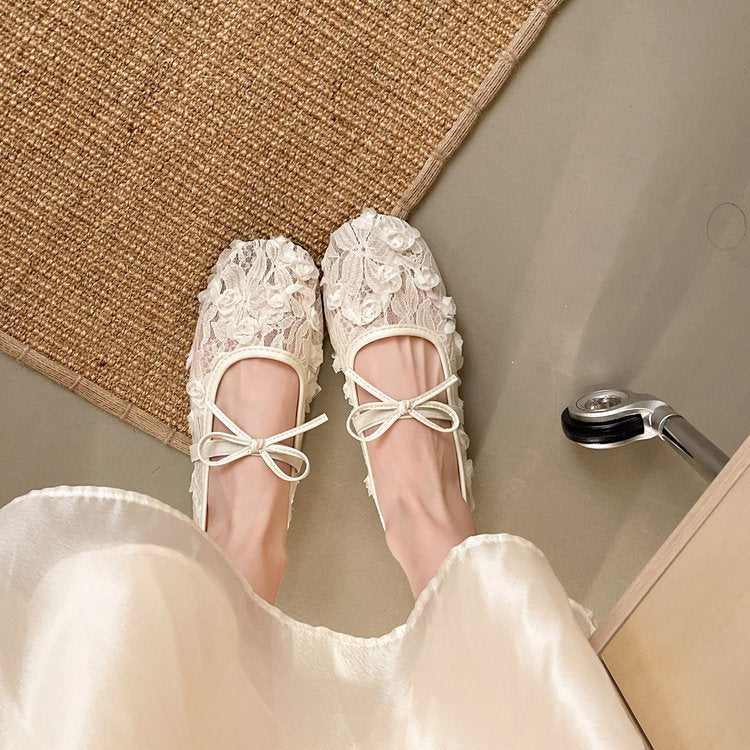 Women's Ballet Flats with Floral Lace Design