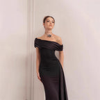 Women's Evening Dress with Elegant Off-Shoulder Design and Fitted Cut