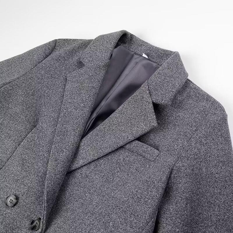 Women's Elegant Long-Sleeve Wool Coat with Double-Breasted Closure and Pockets
