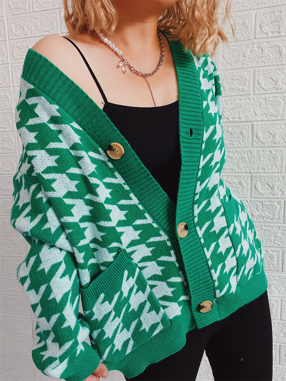 Women's Cozy Knit Cardigan with Modern Houndstooth Pattern and Button Details