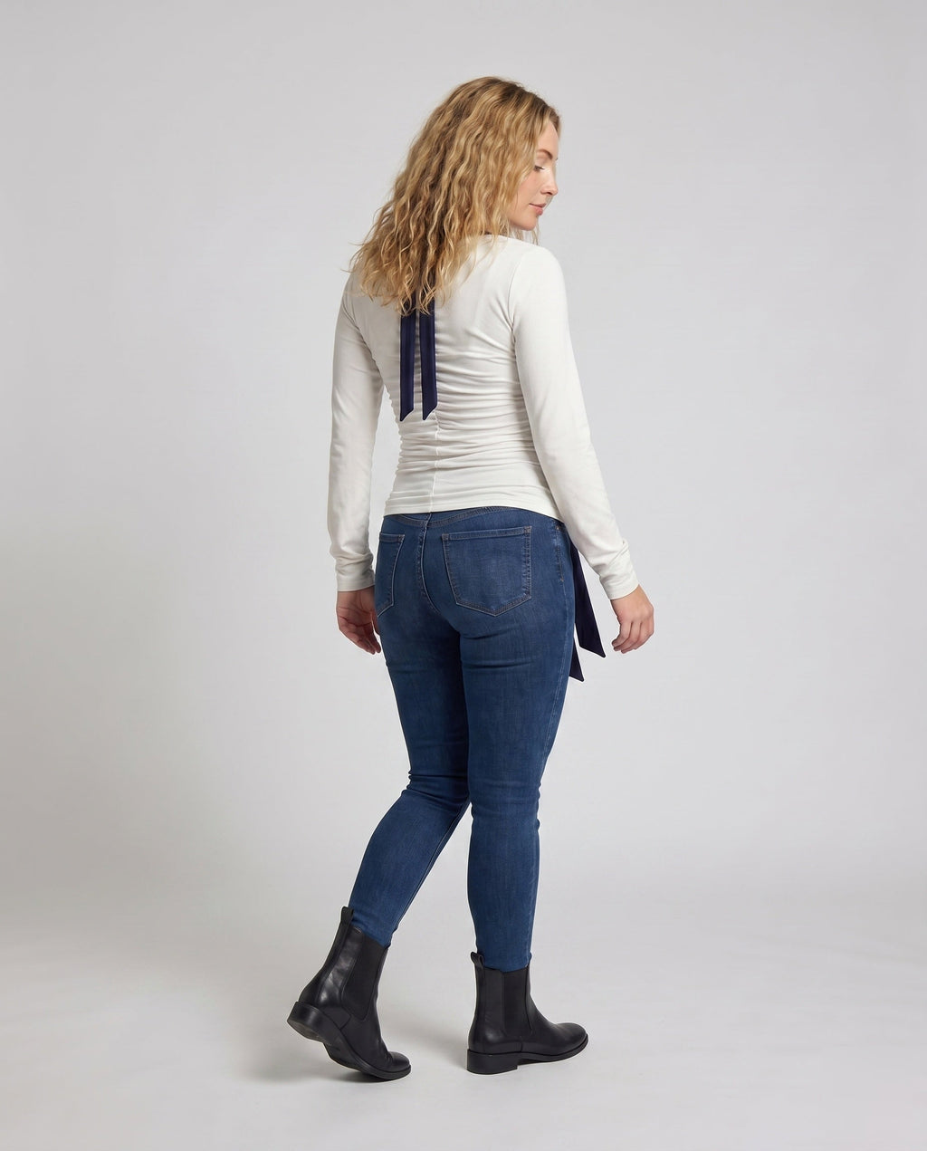 Product 15636487897418 - back_view