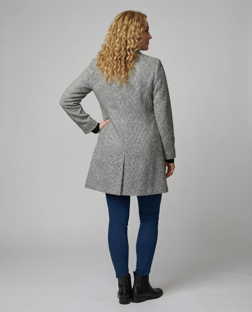 Elegant Women's Cardigan