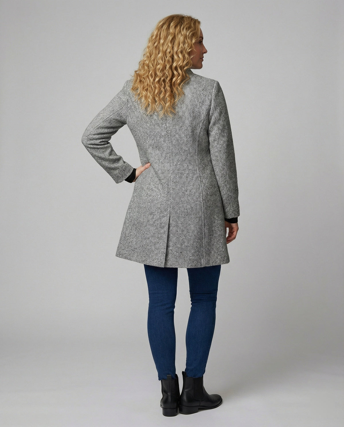 Elegant Women's Cardigan