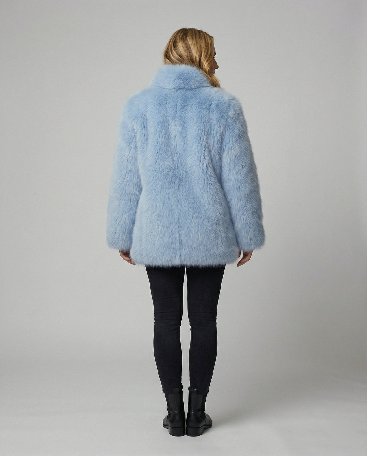 Women's Luxury Faux Fur Coat with Voluminous Sleeves