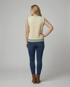 Women's Sleeveless V-Neck Knit Sweater with Cable Knit Pattern
